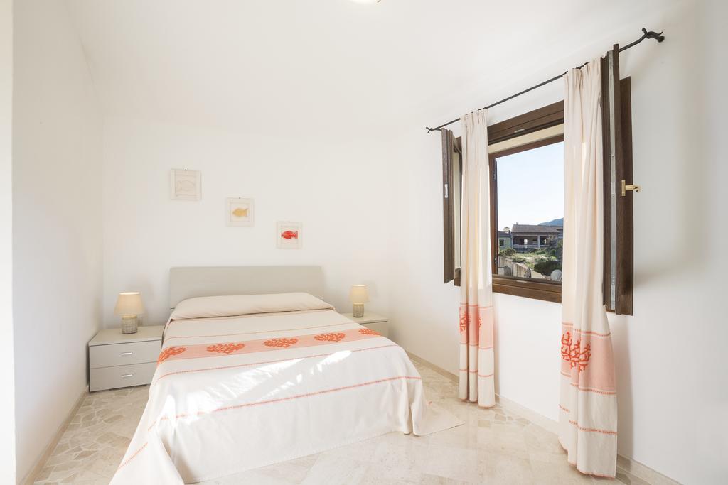 Le Maree Apartments Cannigione Bagian luar foto