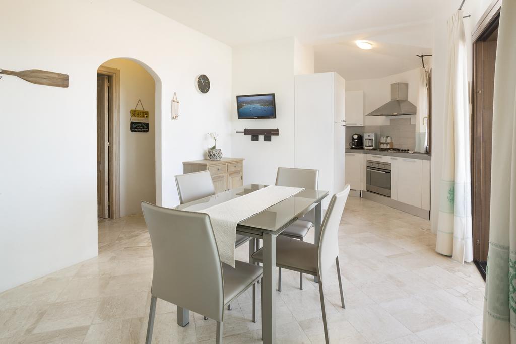 Le Maree Apartments Cannigione Bagian luar foto